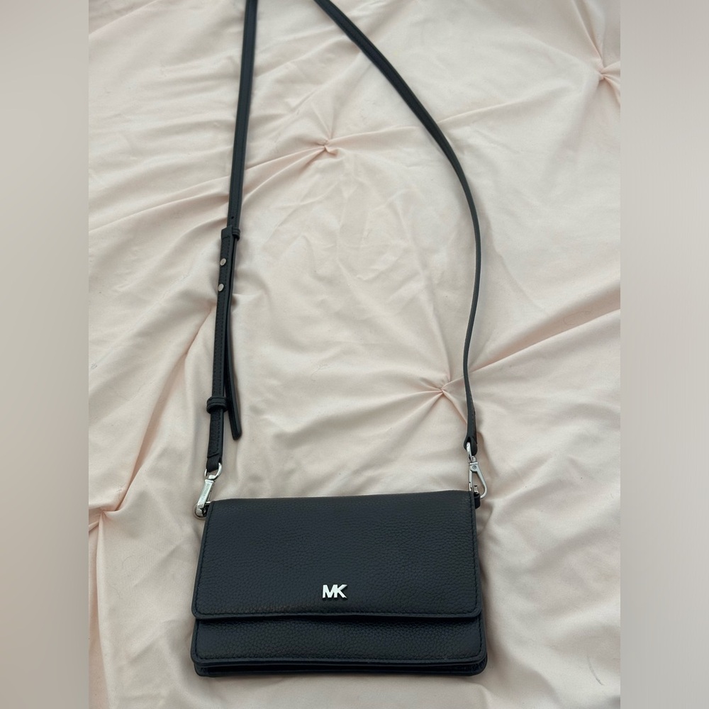Women’s Black Michael Kors Crossbody Purse/Bag - Used Once